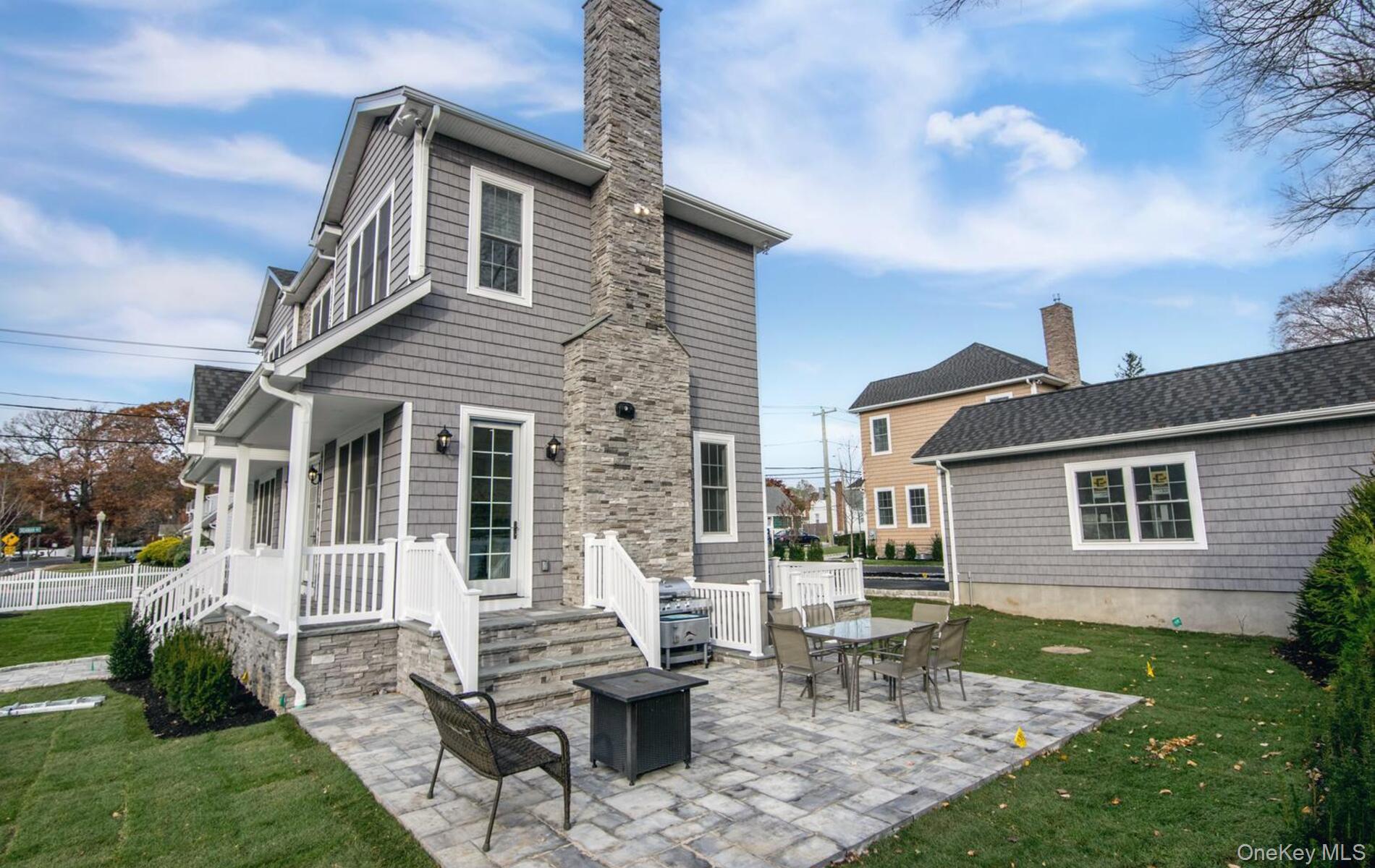 #13 photo, 2 Seaman, Нассау ‖ Glen Cove , NY 11542