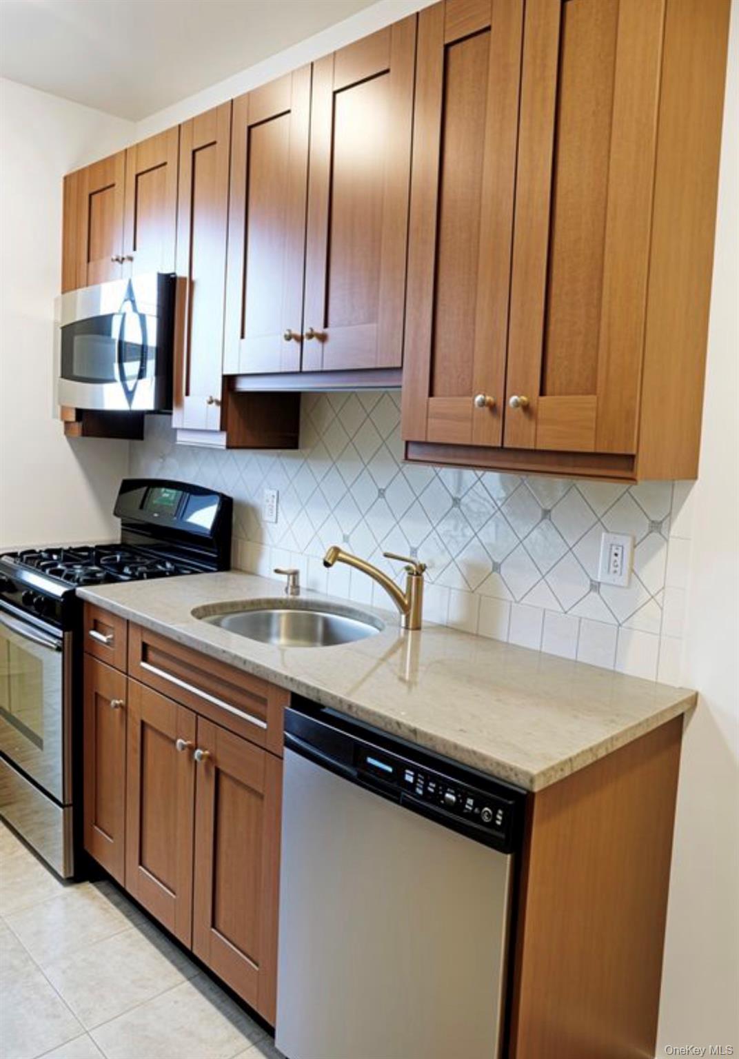 #5 photo, 220 Pelham Road, New Rochelle , NY 10805