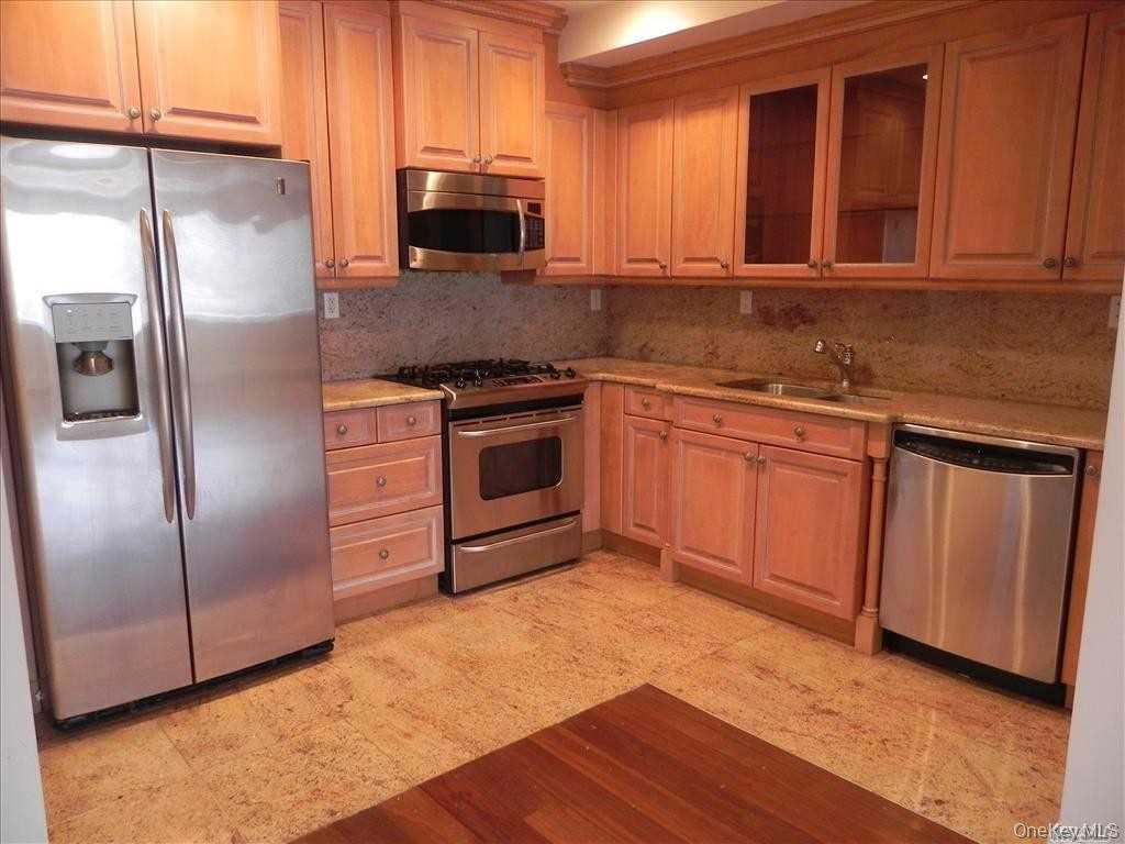 #6 photo, 171 GREAT NECK Road, Great Neck , NY 11021