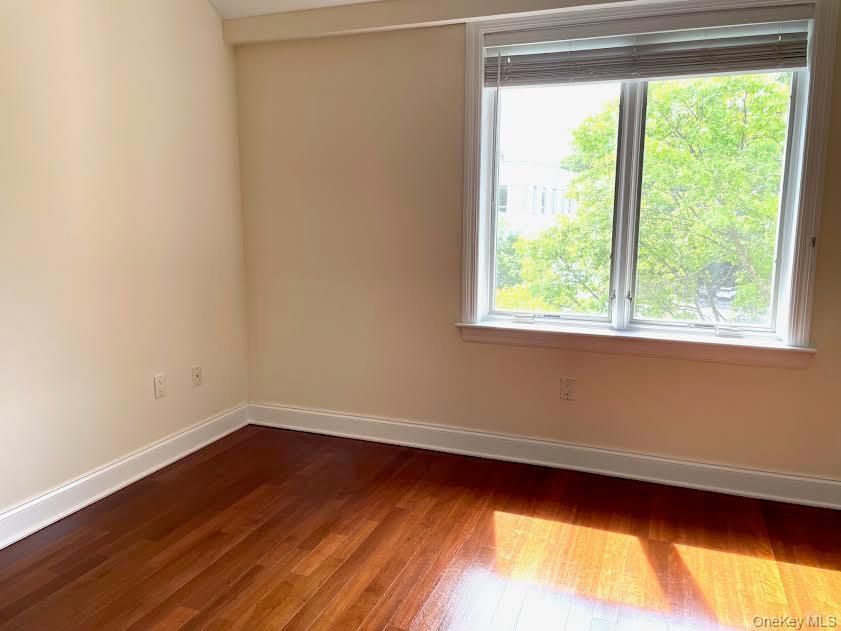 #8 photo, 171 GREAT NECK Road, Great Neck , NY 11021