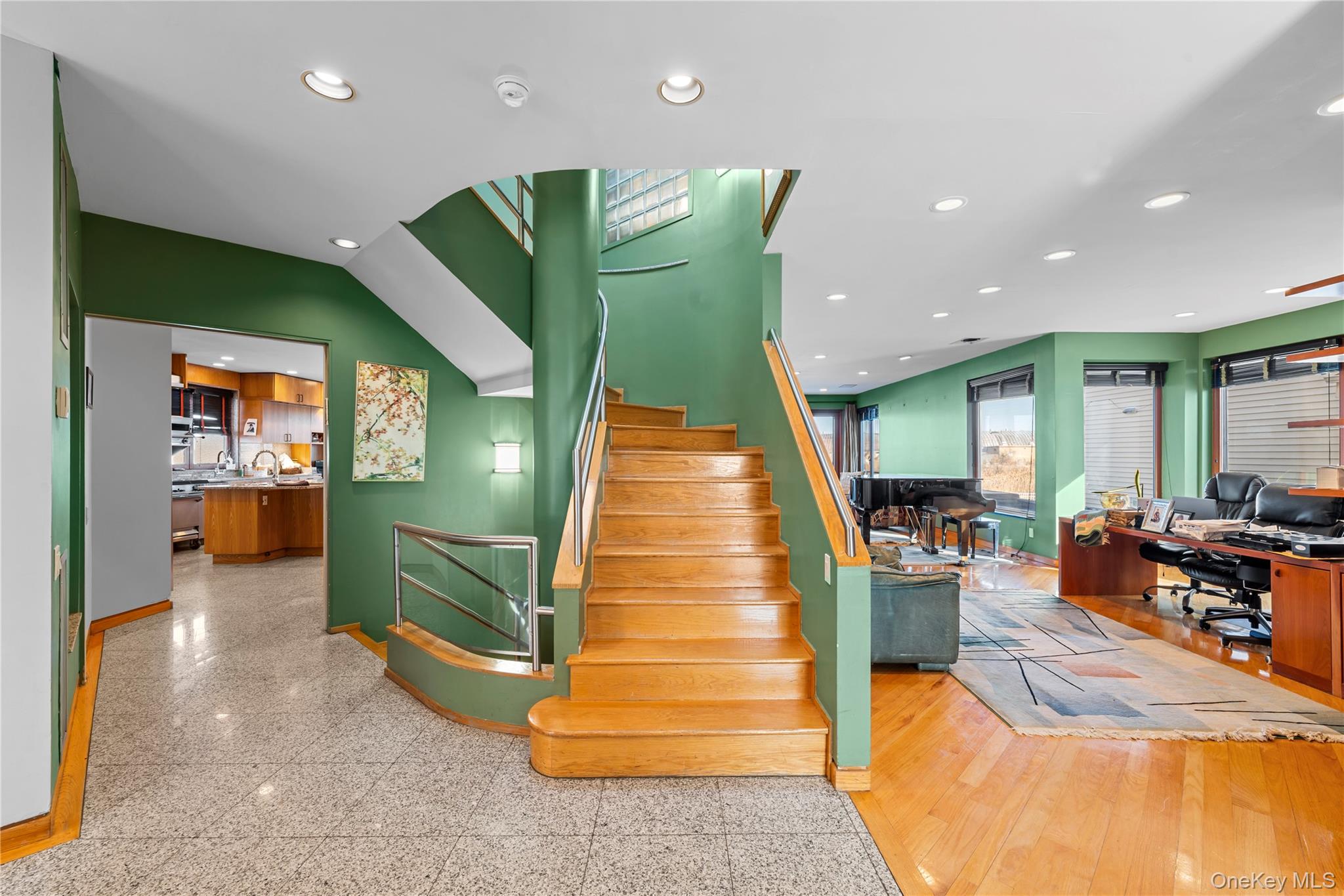 #4 photo, 2829 Frankel Boulevard, Merrick , NY 11566