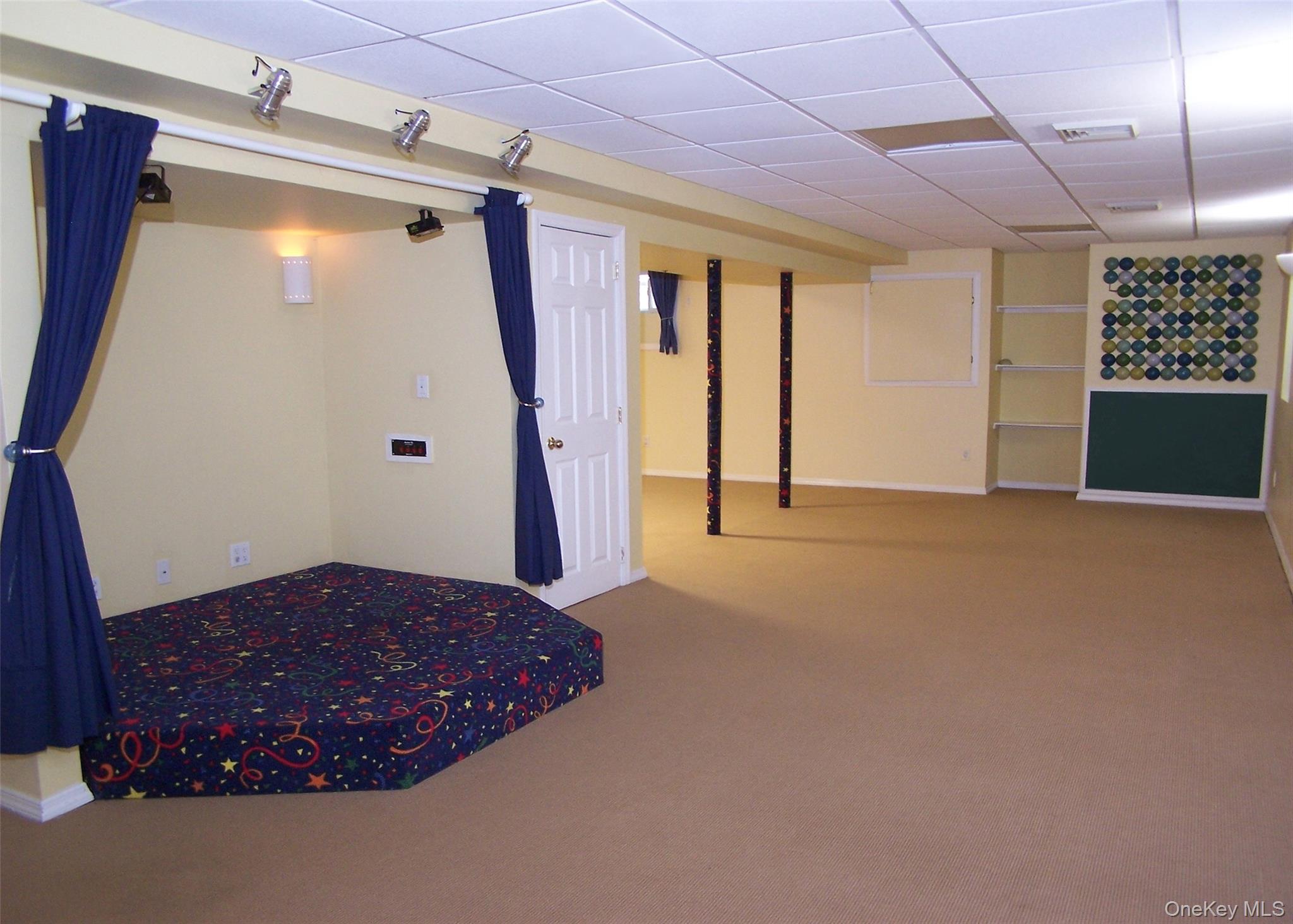 #19 photo, 63 Sunflower Ridge Road, South Setauket , NY 11720