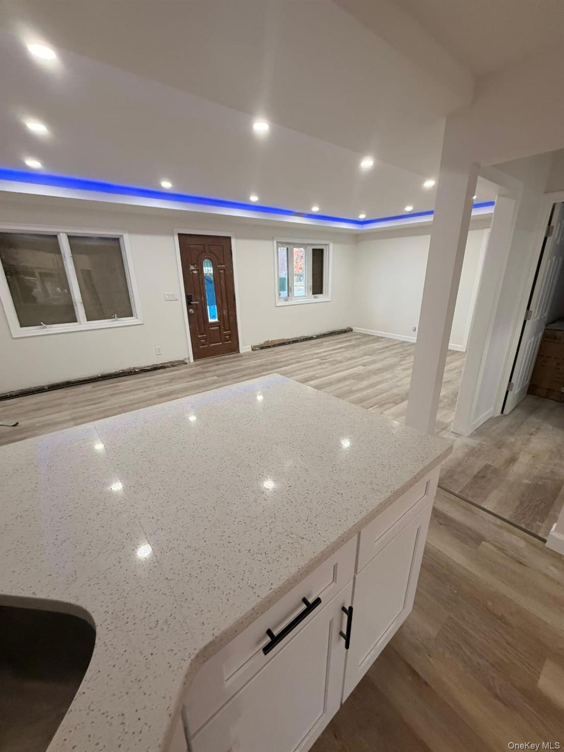 #5 photo, 284 15th Street, West Babylon , NY 11704