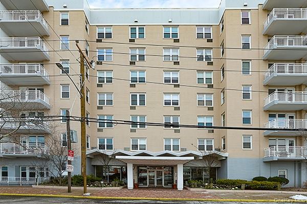 #1 photo, 522 Shore Road, नासाउ काउंटी Long Beach , NY 11561