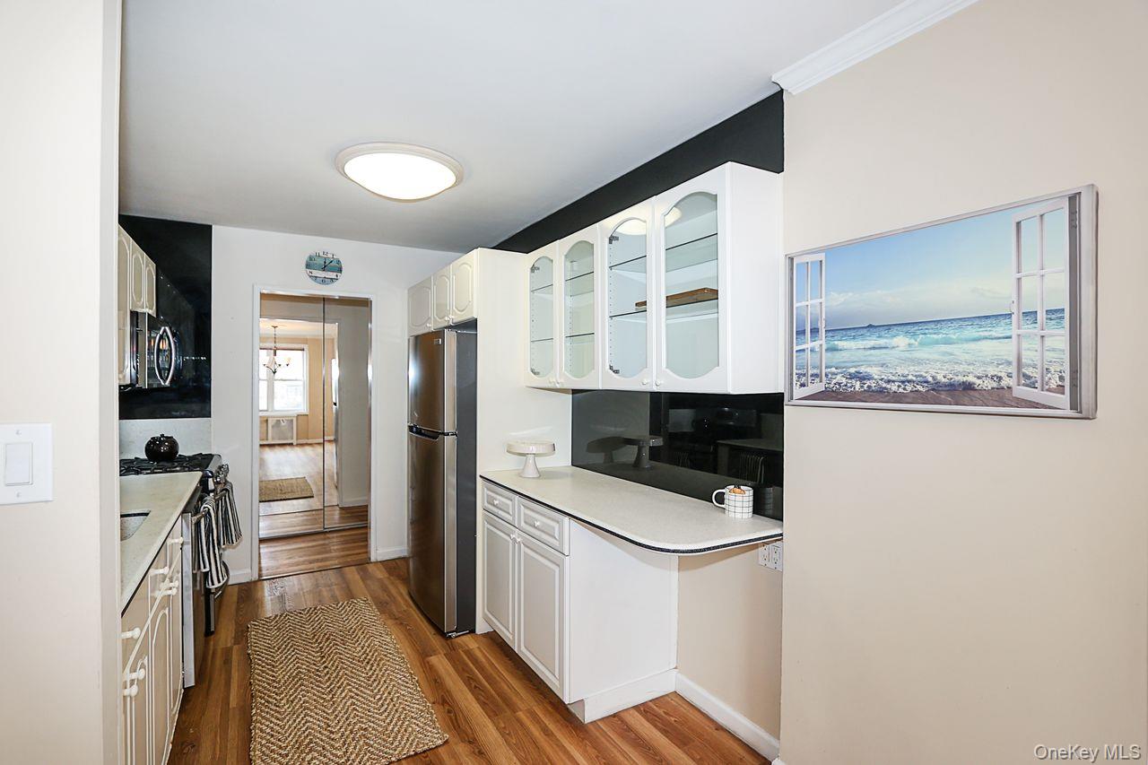 #8 photo, 522 Shore Road, नासाउ काउंटी Long Beach , NY 11561