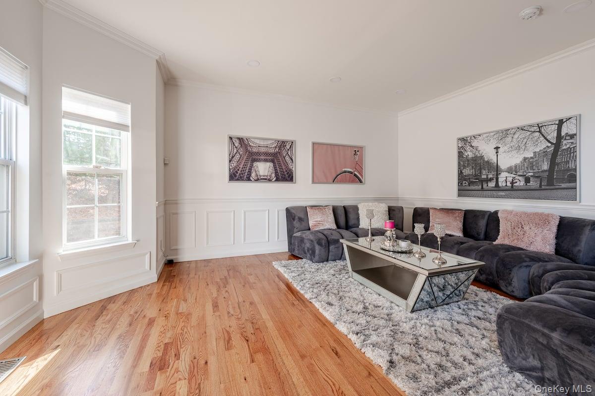 #5 photo, 1 Brittany Court, Ridge , NY 11961