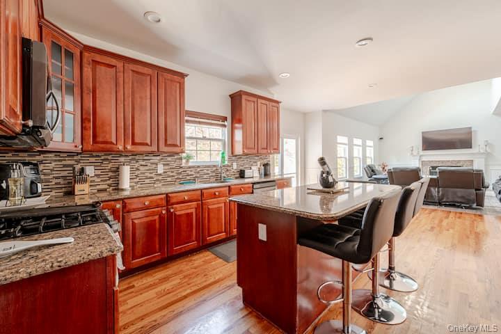 #8 photo, 1 Brittany Court, Ridge , NY 11961