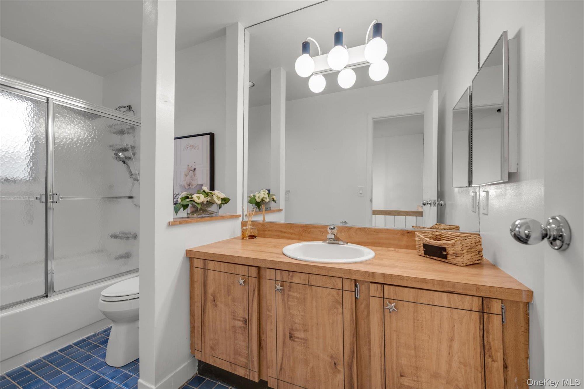 #19 photo, 2 Joan Court, Woodbury , NY 11797