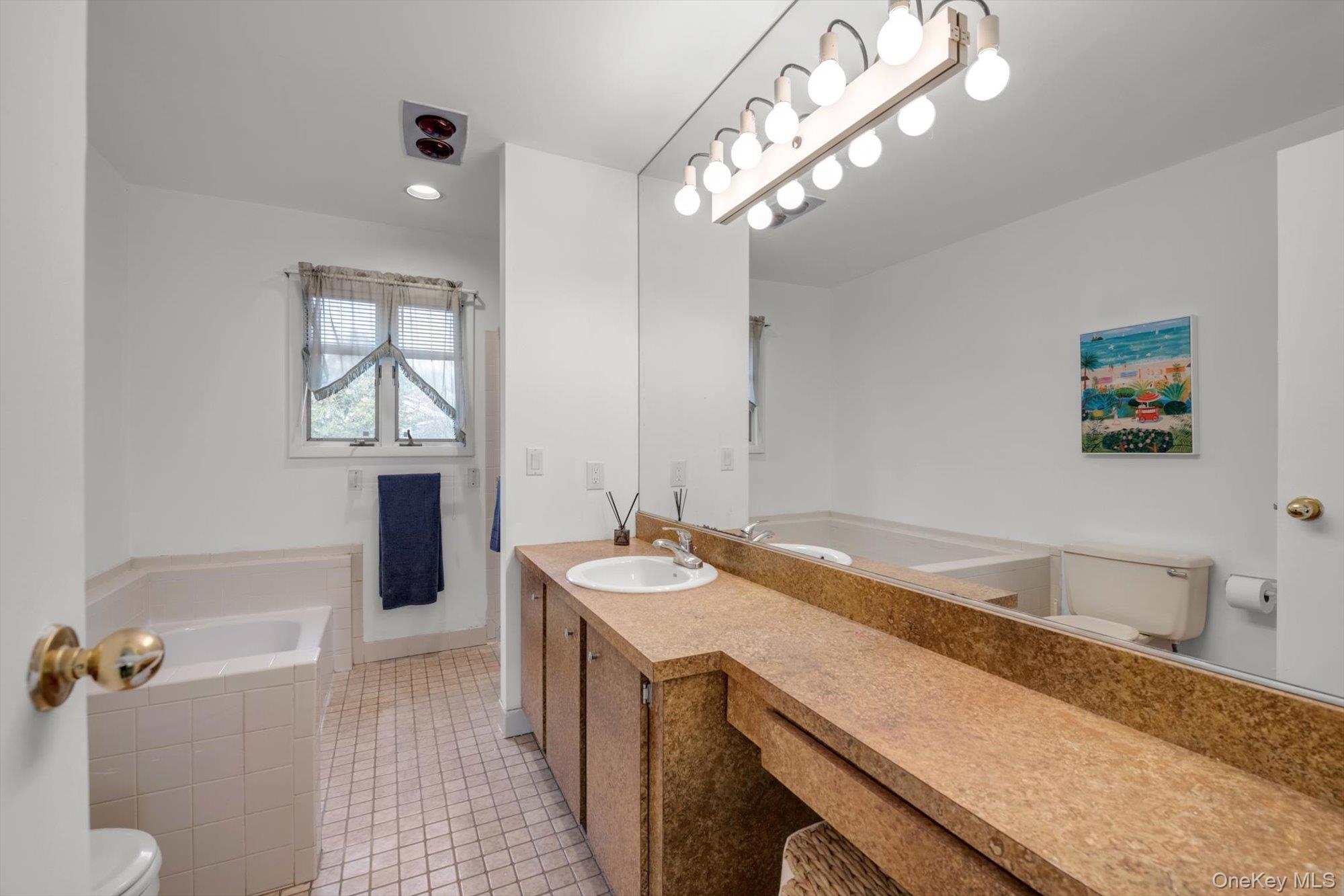 #20 photo, 2 Joan Court, Woodbury , NY 11797