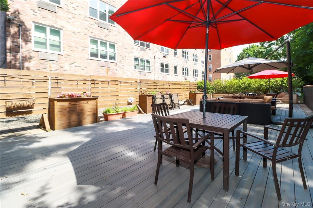 #11 photo, 2 Old Mamaroneck Road, White Plains , NY 10605