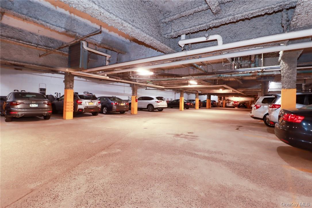 #13 photo, 2 Old Mamaroneck Road, White Plains , NY 10605