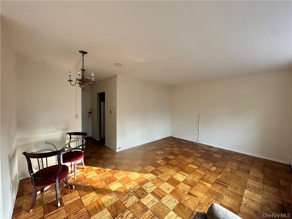 #5 photo, 2 Old Mamaroneck Road, White Plains , NY 10605