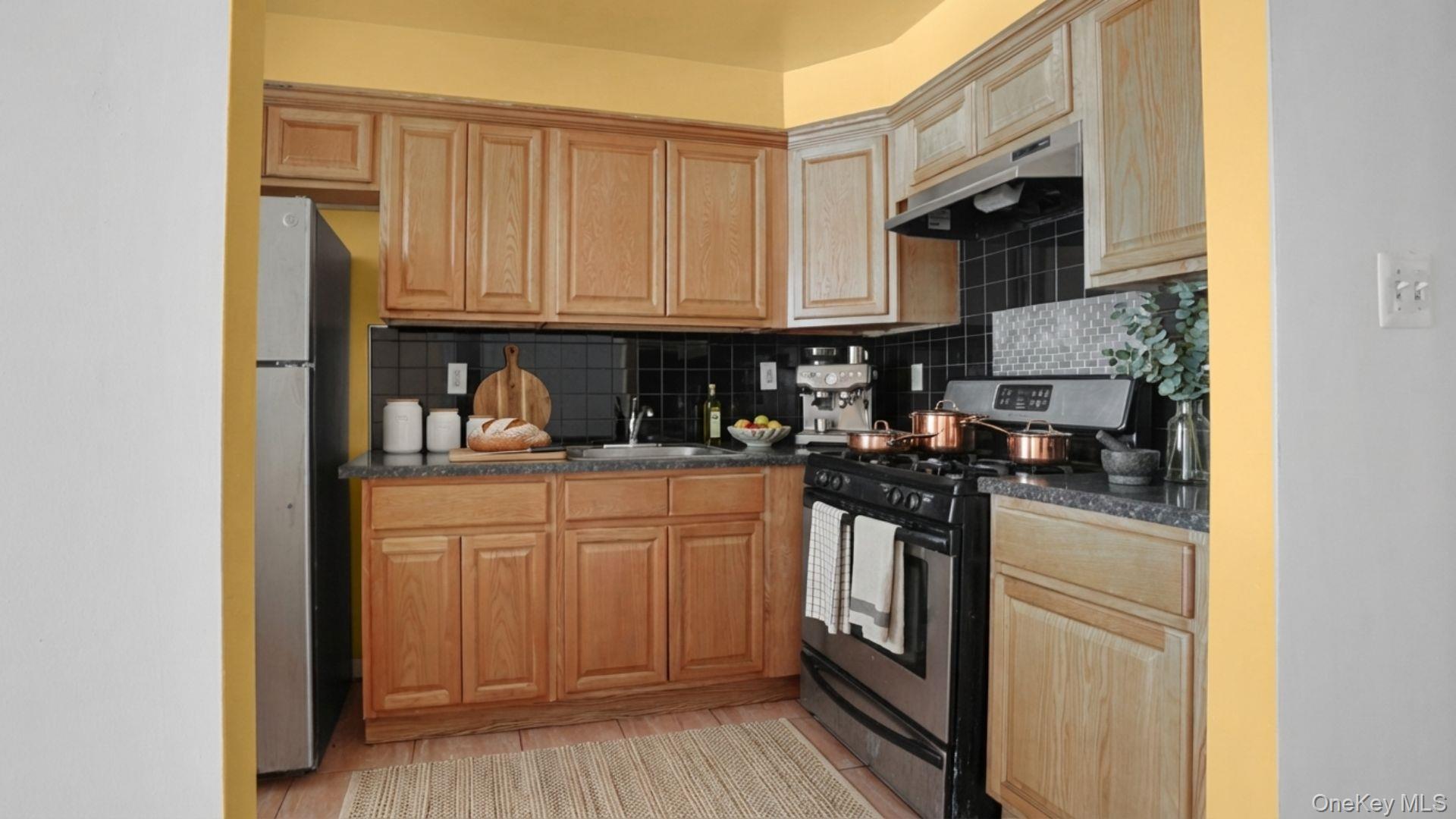 #2 photo, 2939 Colden Avenue, Bronx , NY 10469