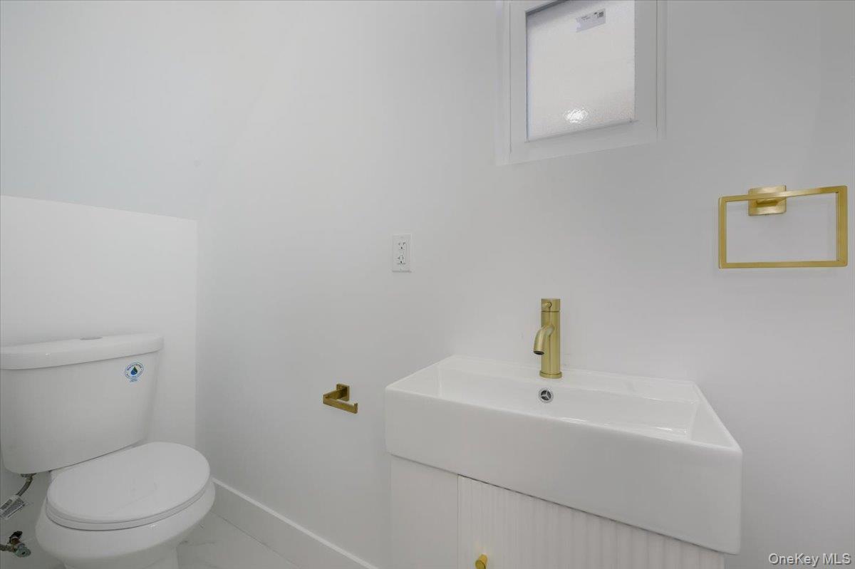 #14 photo, 1833 Hone Avenue, Bronx , NY 10461