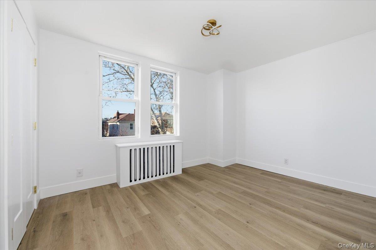 #15 photo, 1833 Hone Avenue, Bronx , NY 10461