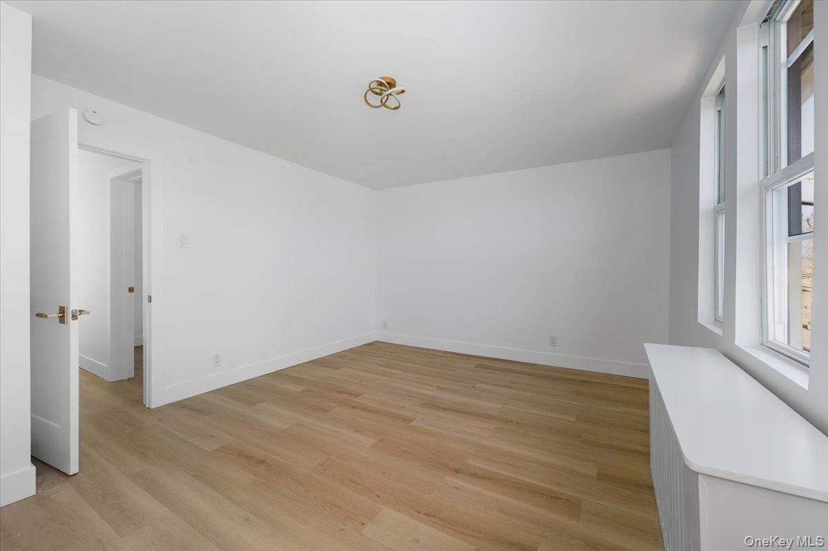 #20 photo, 1833 Hone Avenue, Bronx , NY 10461