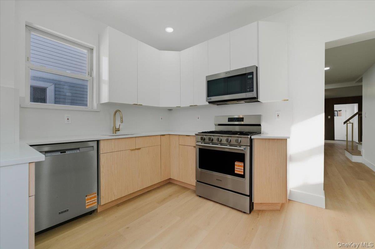 #9 photo, 1833 Hone Avenue, Bronx , NY 10461