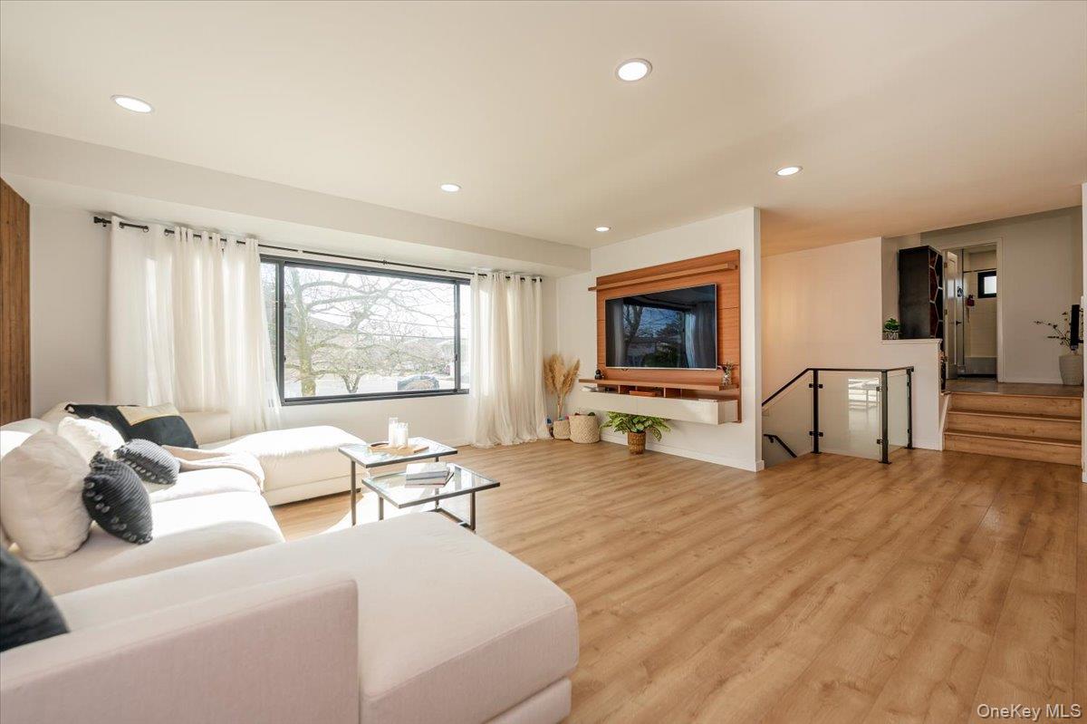 #10 photo, 957 Cherrywood Drive, Baldwin , NY 11510