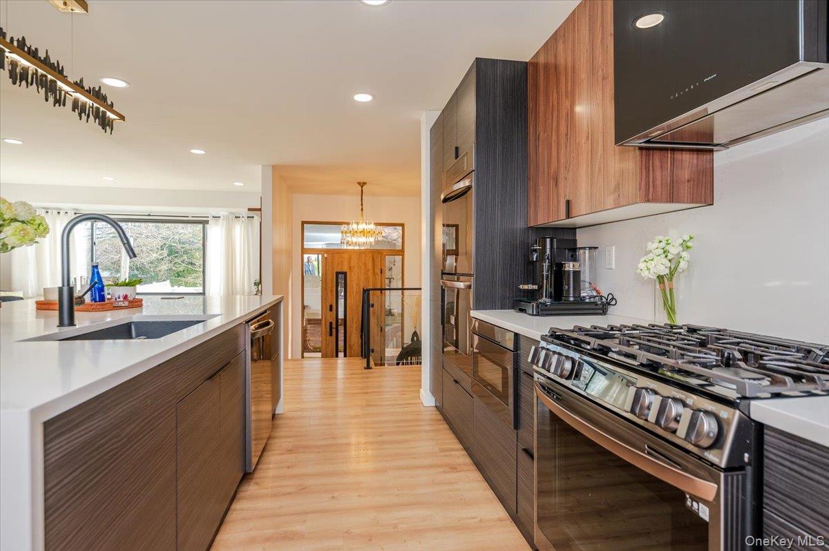 #4 photo, 957 Cherrywood Drive, Baldwin , NY 11510