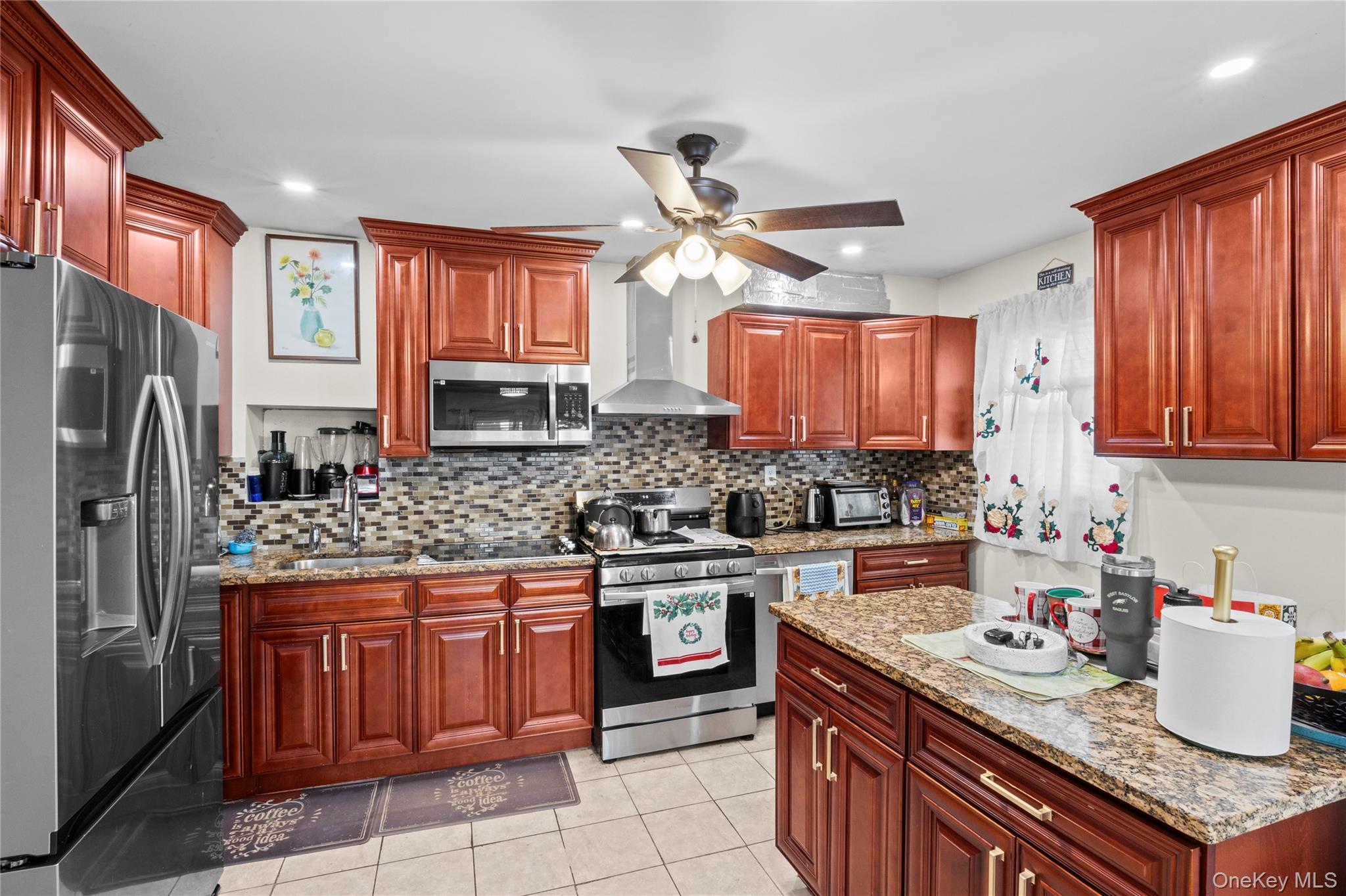 #16 photo, 1042 11th Street, West Babylon , NY 11704