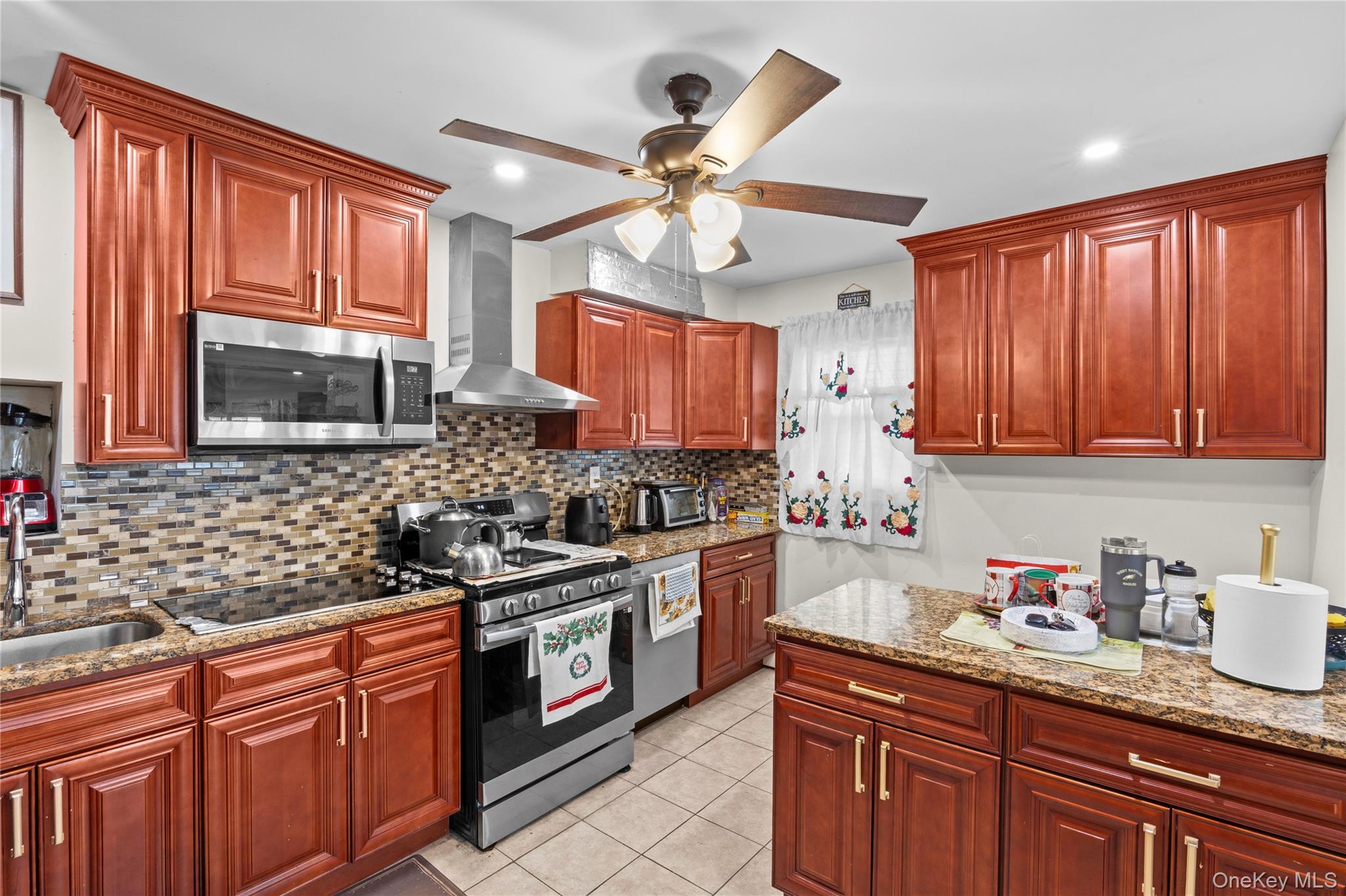 #18 photo, 1042 11th Street, West Babylon , NY 11704