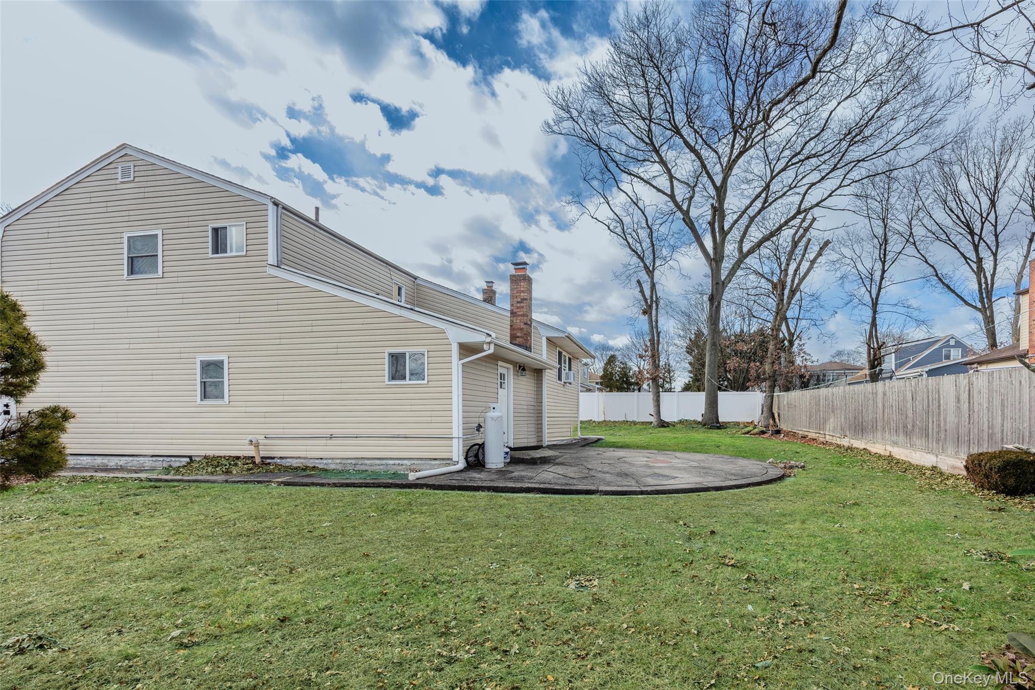 #9 photo, 1042 11th Street, West Babylon , NY 11704