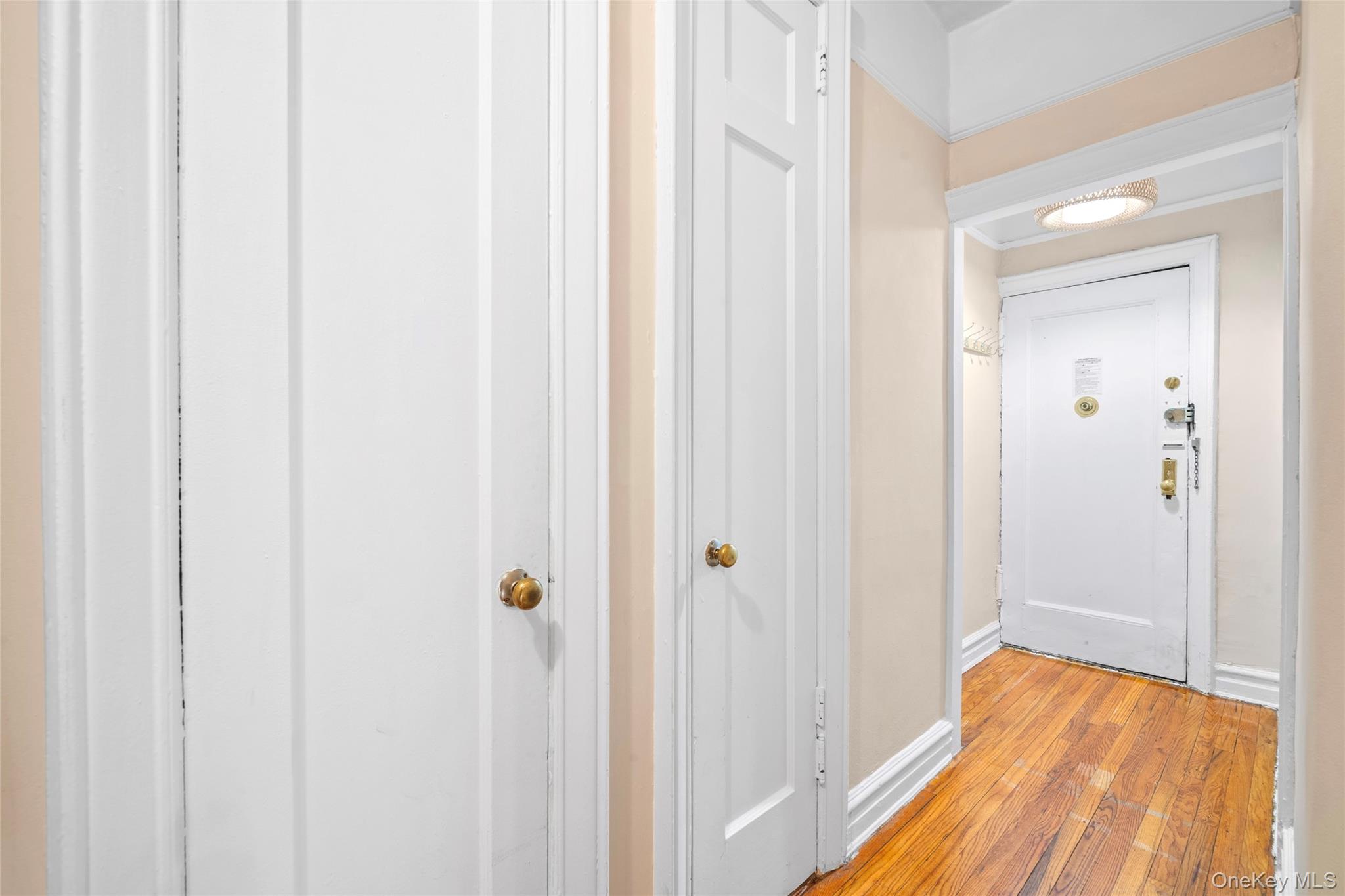 #13 photo, 3720 81 Strret, 뉴욕퀸즈 Jackson Heights , NY 11372