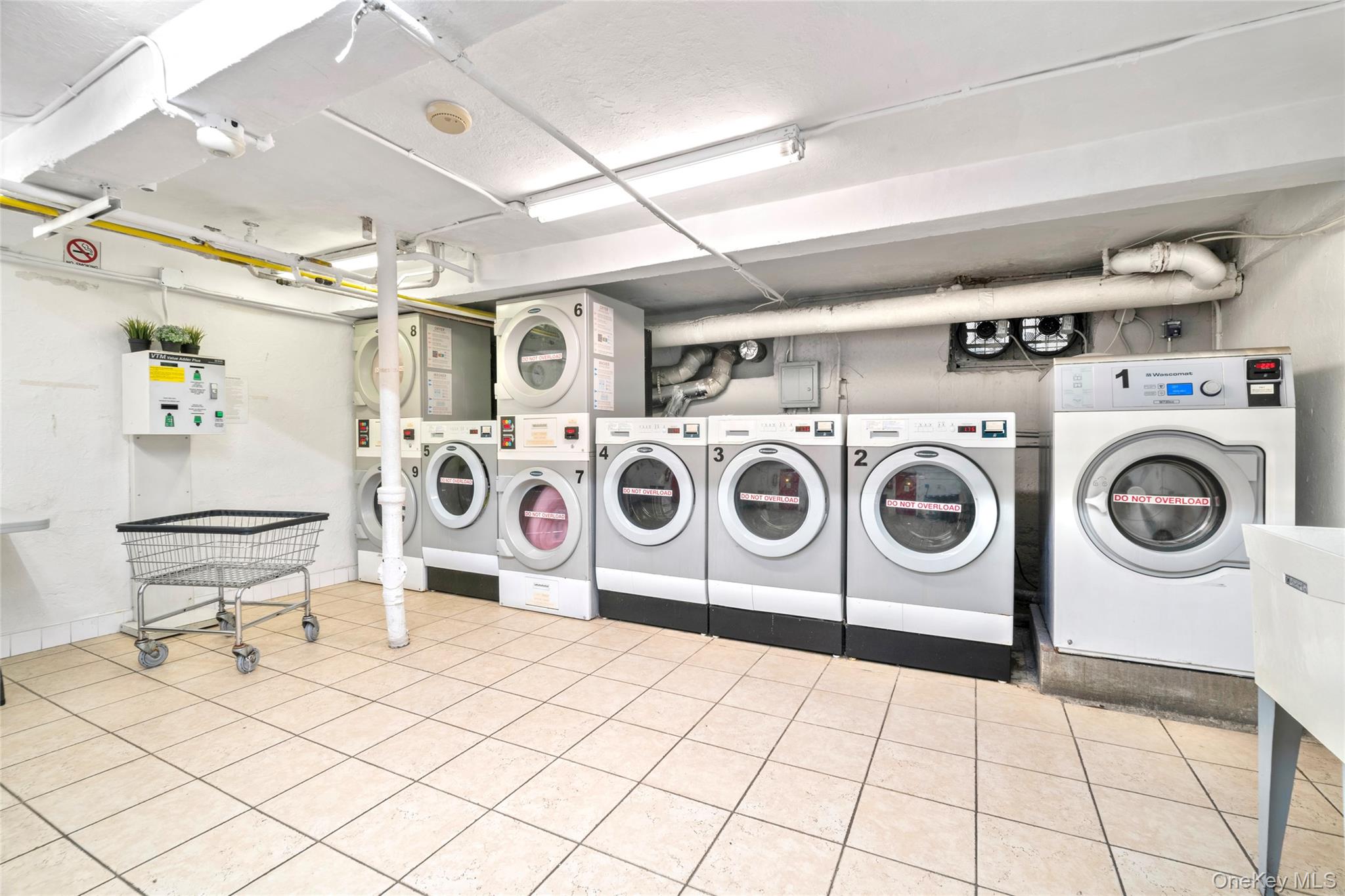 #19 photo, 3720 81 Strret, 뉴욕퀸즈 Jackson Heights , NY 11372