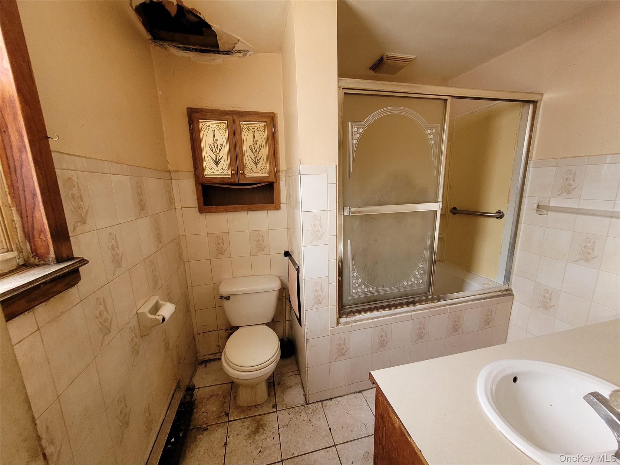 #17 photo, 60-38 78th Avenue, Куинс ‖ Glendale , NY 11385