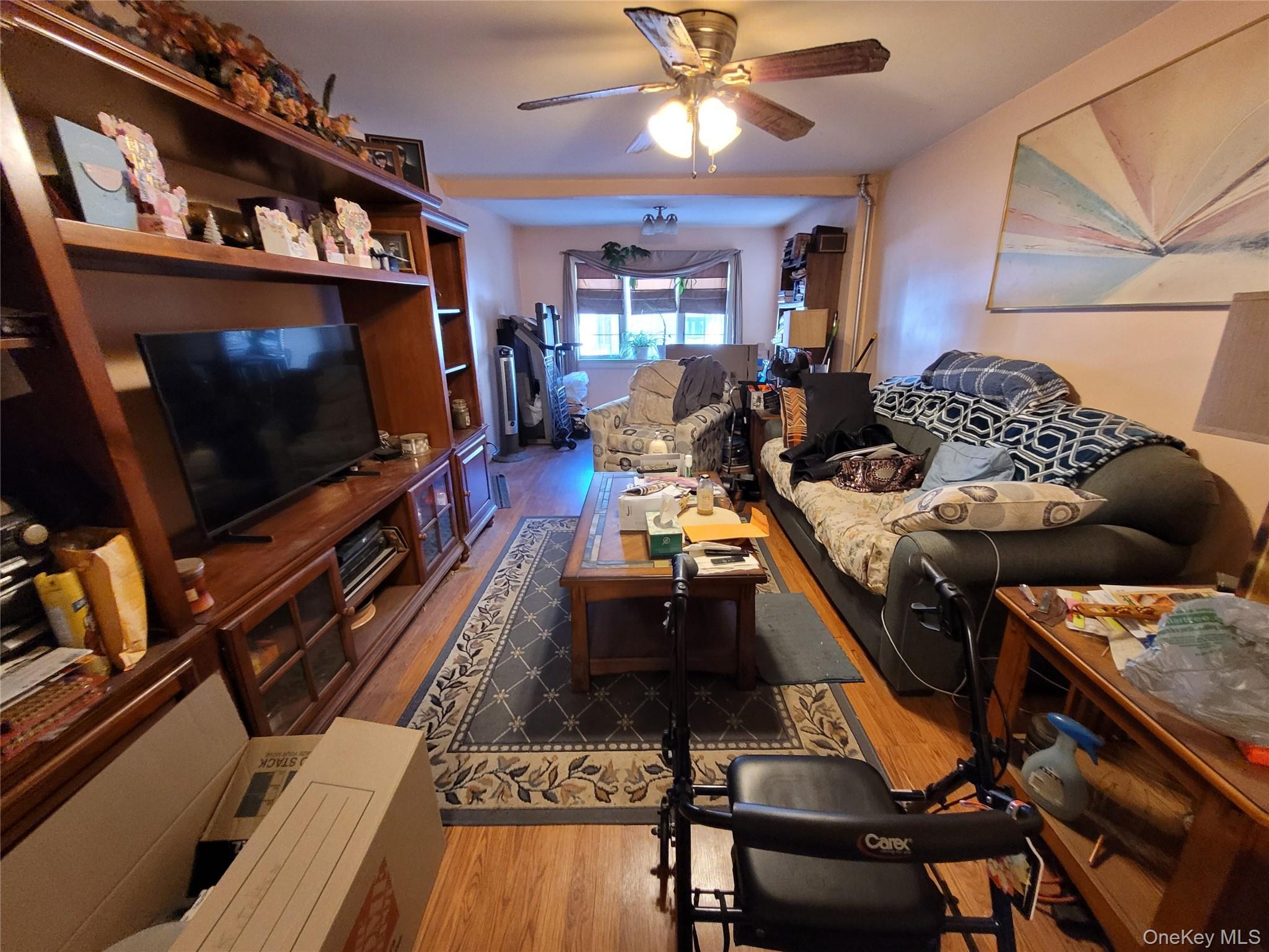 #2 photo, 6038 78th Avenue, 皇后区 Glendale , NY 11385