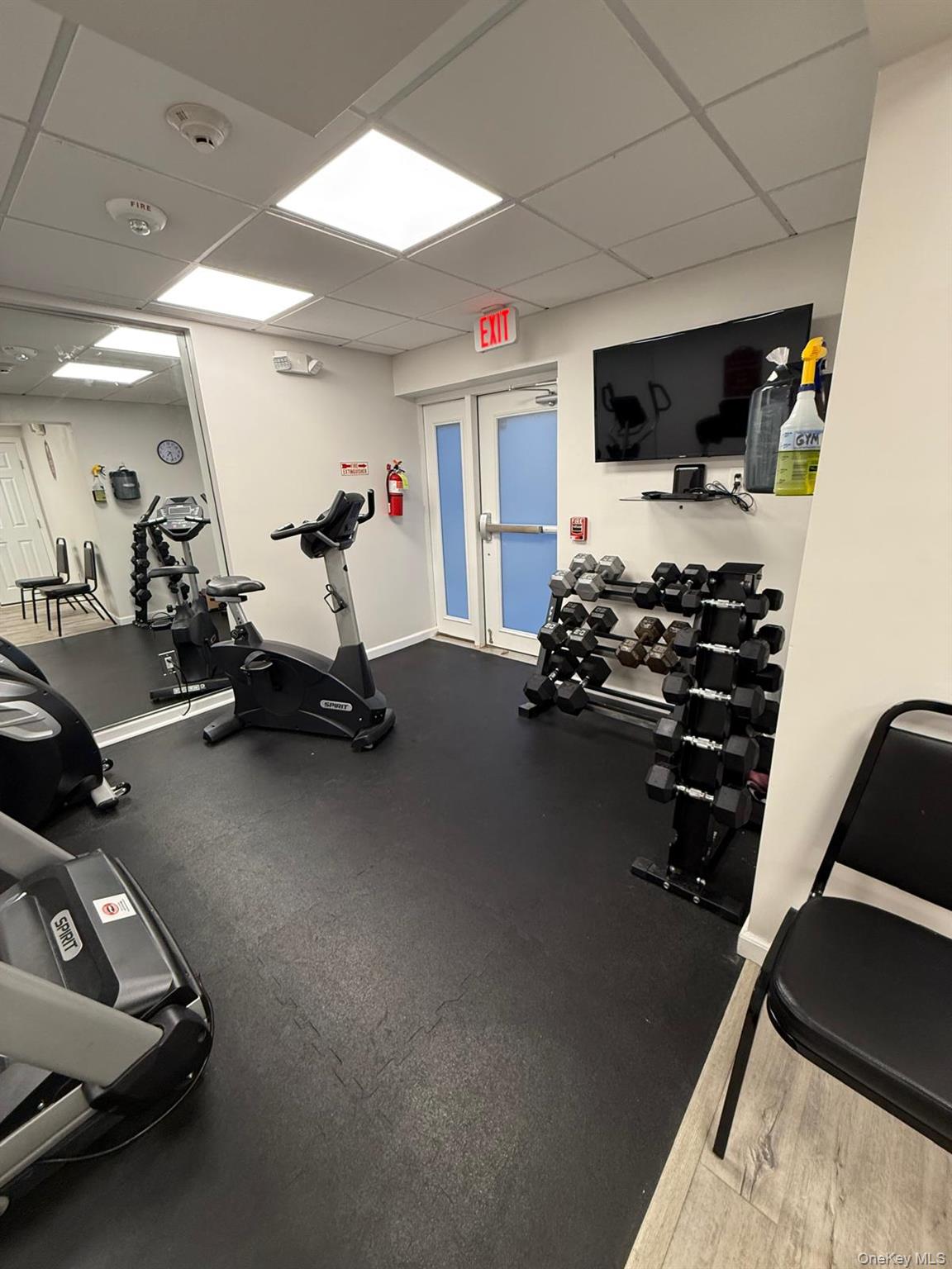 #18 photo, 128 Santa Barbara Drive, Plainview , NY 11803