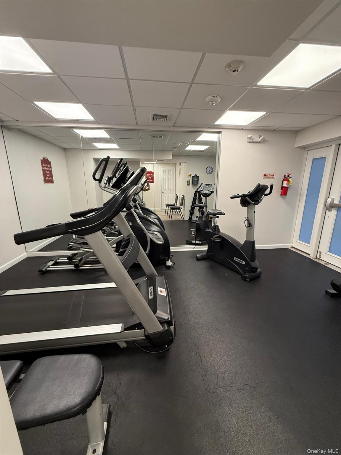 #19 photo, 128 Santa Barbara Drive, Plainview , NY 11803