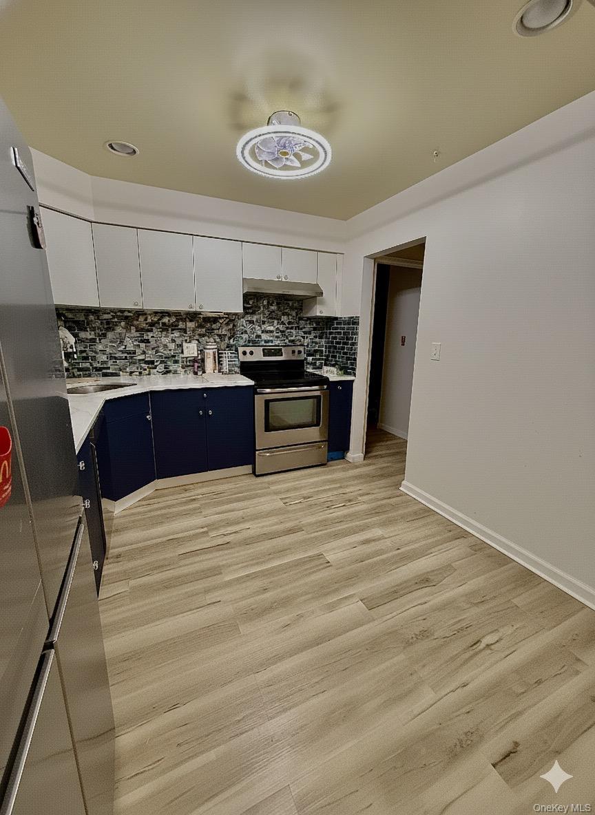 #7 photo, 128 Santa Barbara Drive, Plainview , NY 11803