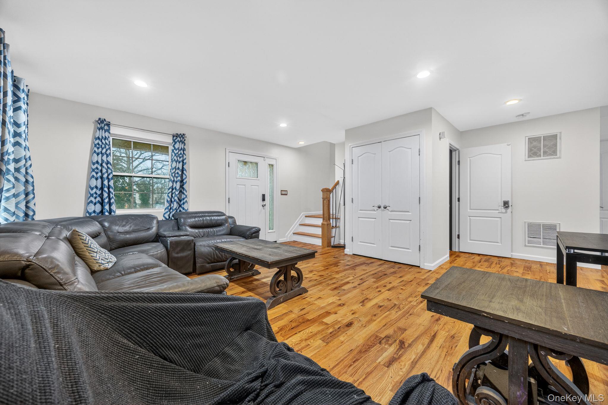 #7 photo, 1878 Lake Drive, Baldwin , NY 11510