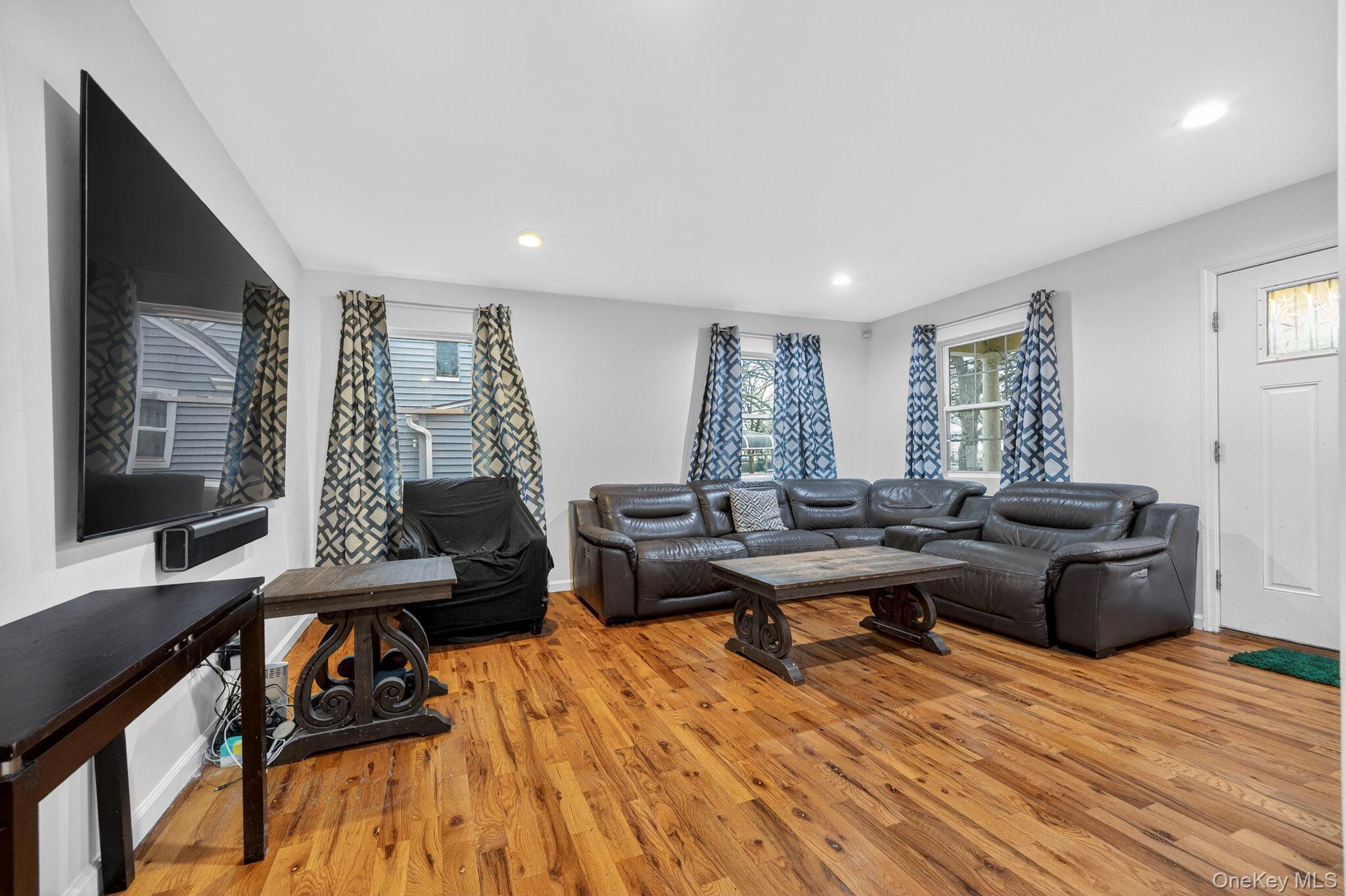 #8 photo, 1878 Lake Drive, Baldwin , NY 11510