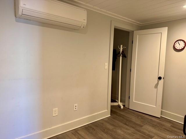 #4 photo, 70 Washington Parkway, Hicksville , NY 11801