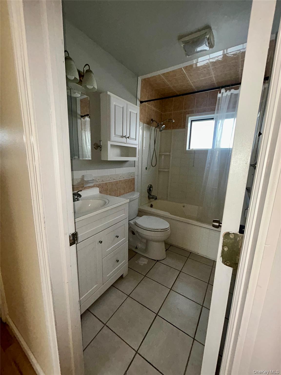 #4 photo, 1255 Udall Road, Bay Shore , NY 11706