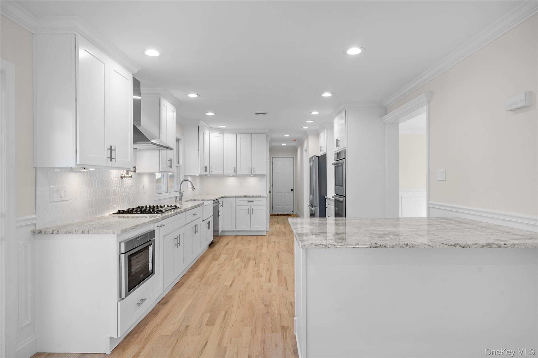 #16 photo, 104 Grand Boulevard, Massapequa Park , NY 11762