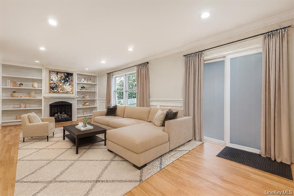 #18 photo, 104 Grand Boulevard, Massapequa Park , NY 11762