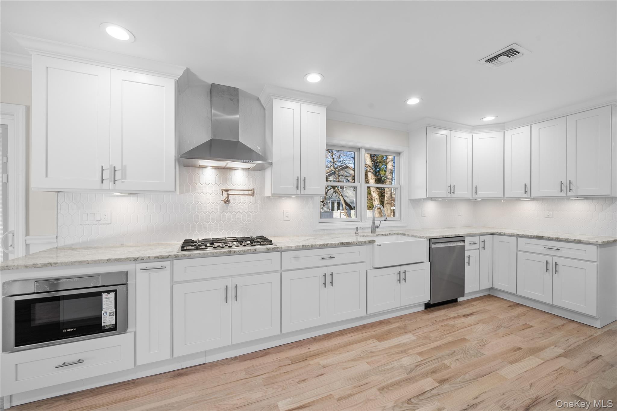 #9 photo, 104 Grand Boulevard, Massapequa Park , NY 11762