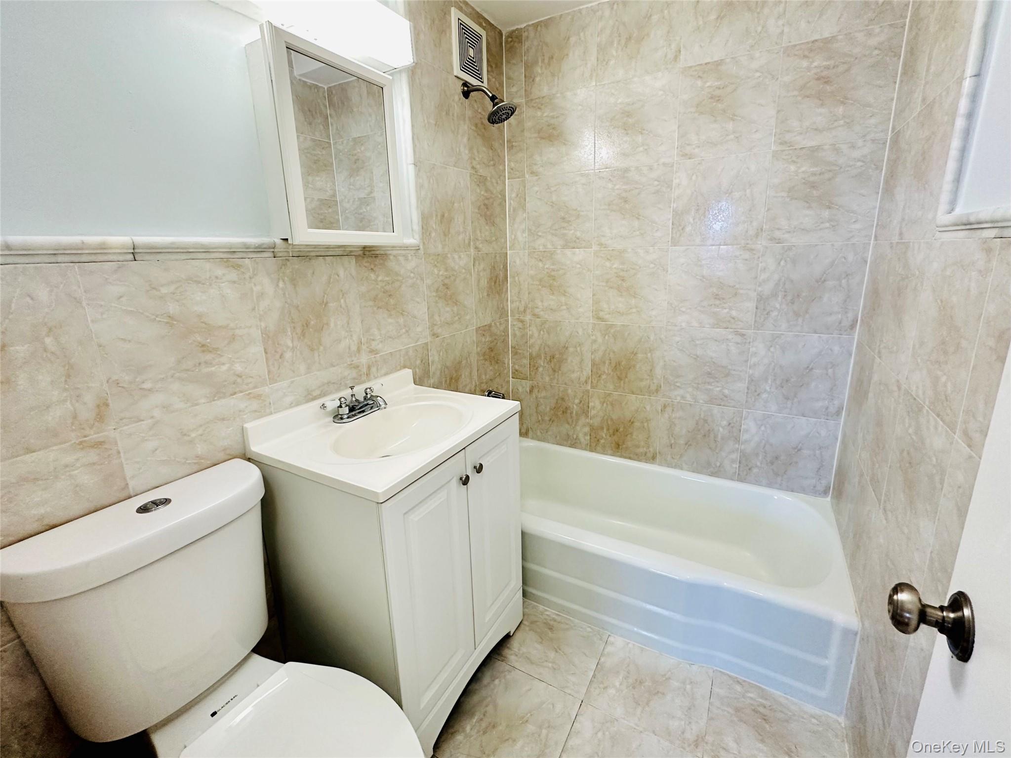 #12 photo, 880 Boynton Avenue, Bronx , NY 10473