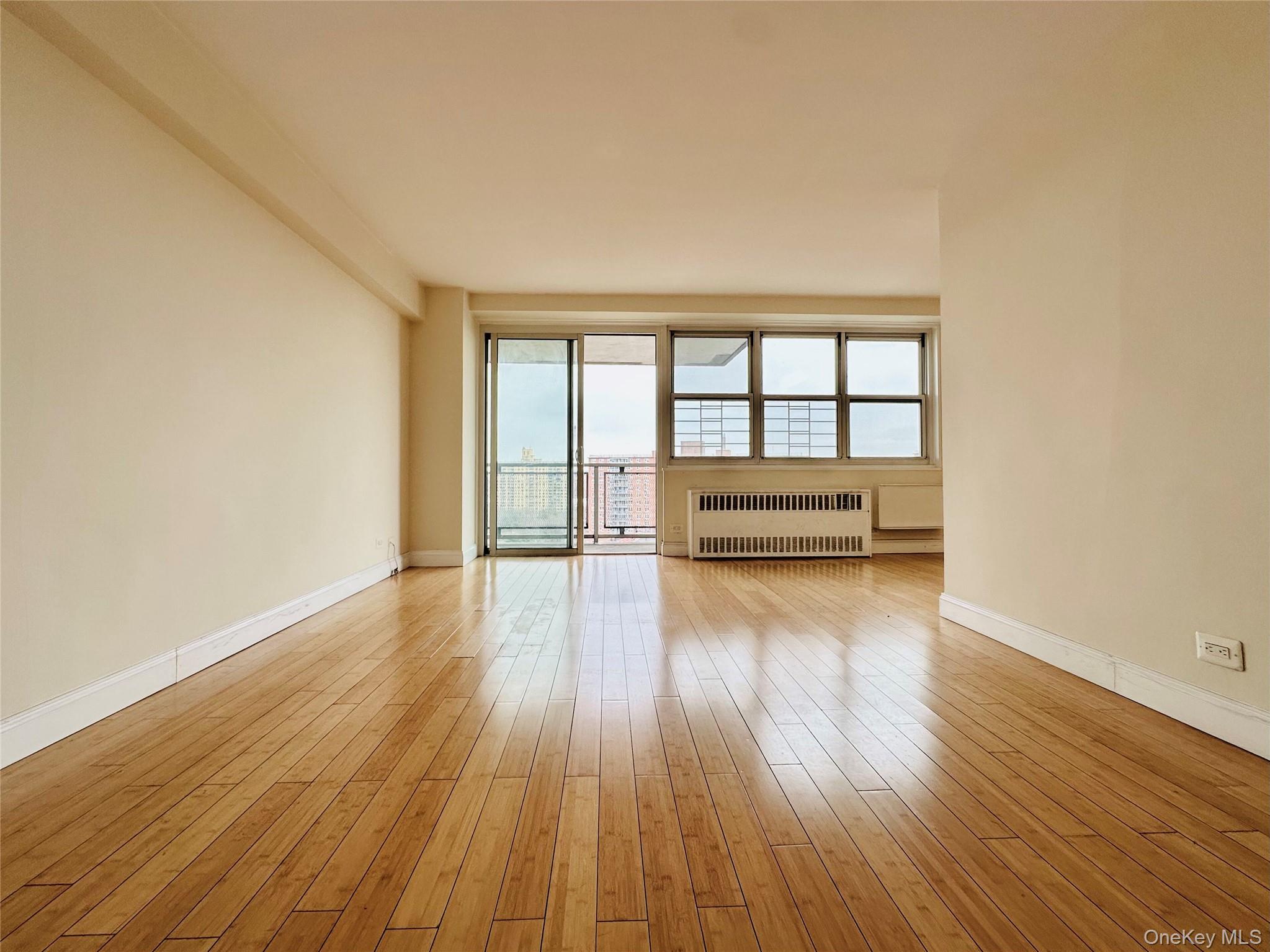 #4 photo, 880 Boynton Avenue, Bronx , NY 10473