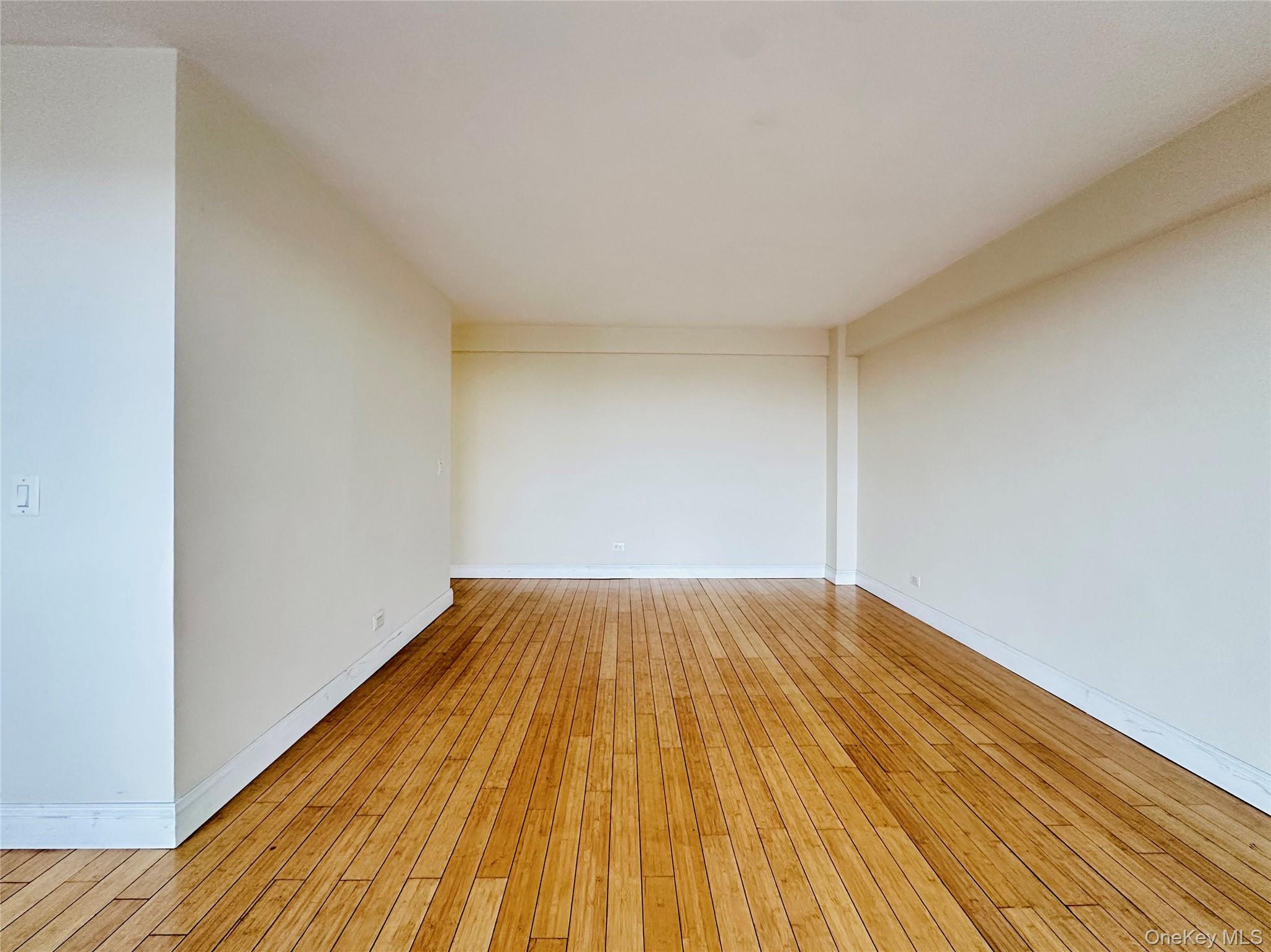 #5 photo, 880 Boynton Avenue, Bronx , NY 10473