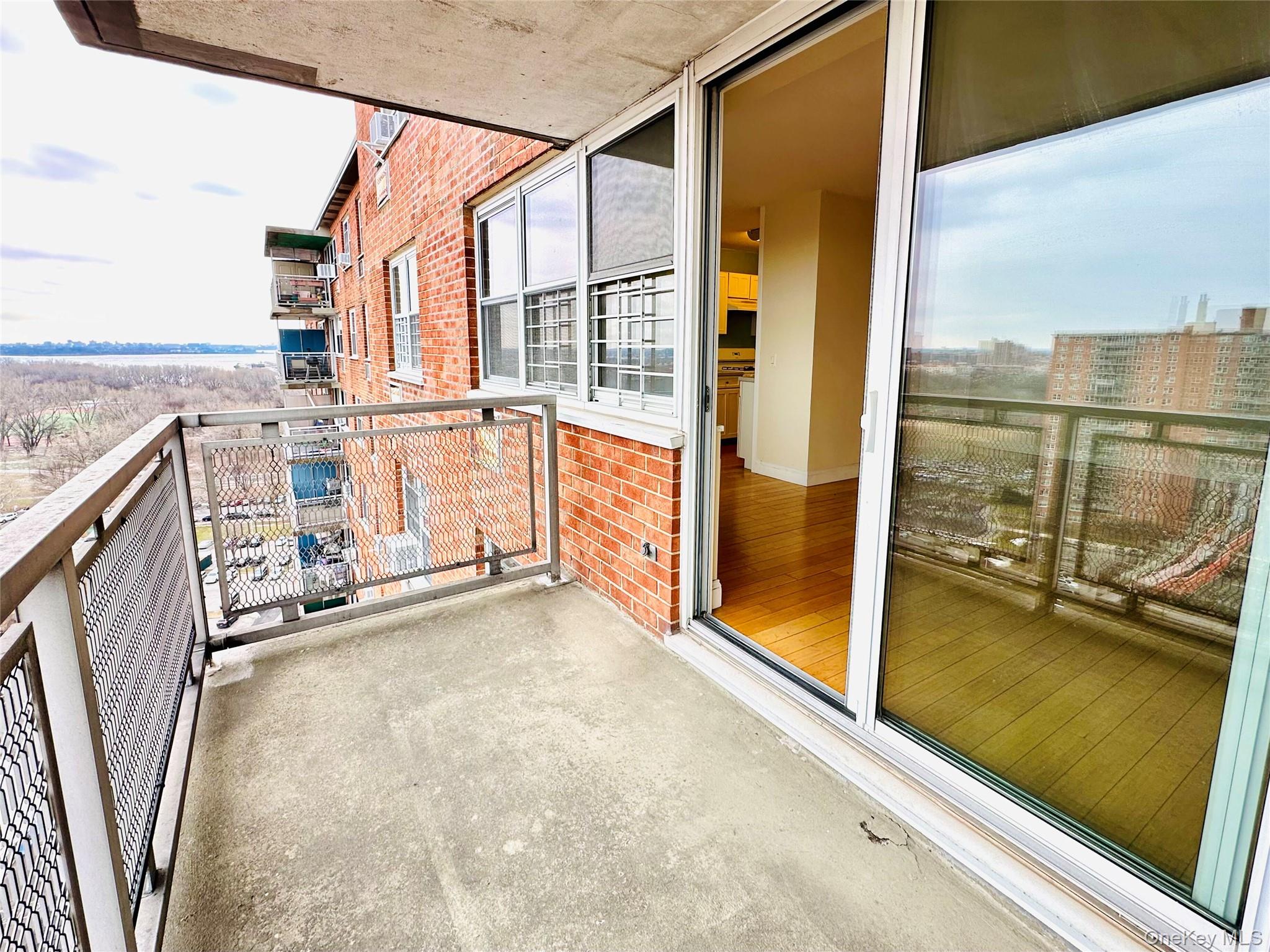 #8 photo, 880 Boynton Avenue, Bronx , NY 10473