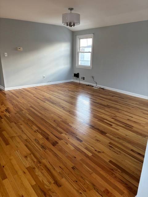 #2 photo, 302 Maybury Ave, Staten Island , NY 10308