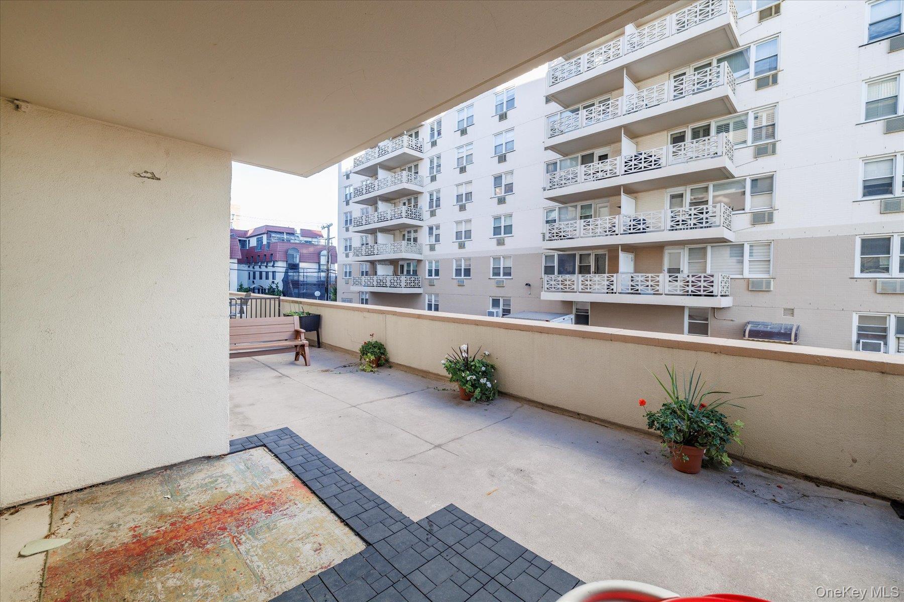 #4 photo, 420 Shore Road, नासाउ काउंटी Long Beach , NY 11561