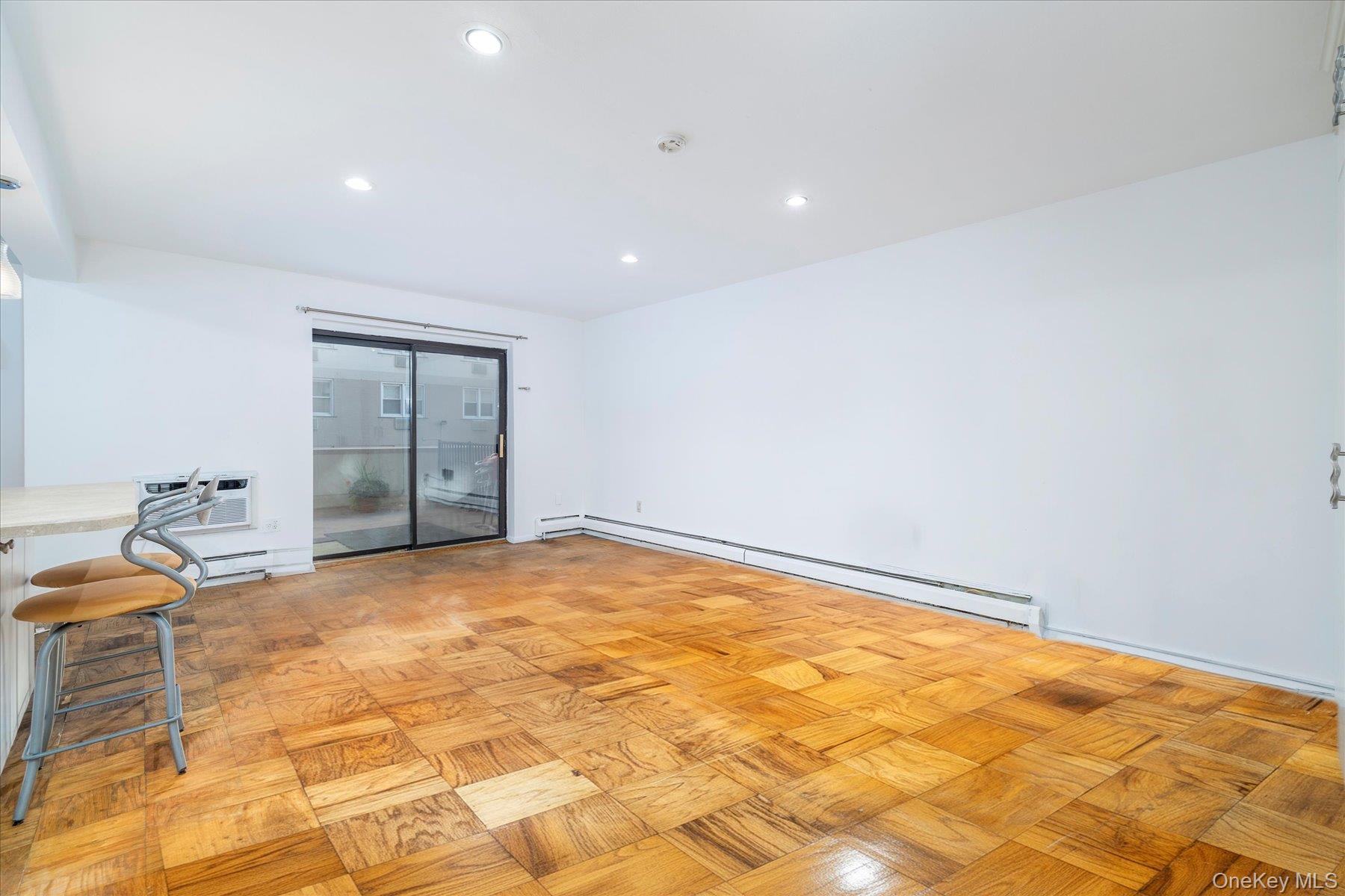 #7 photo, 420 Shore Road, नासाउ काउंटी Long Beach , NY 11561