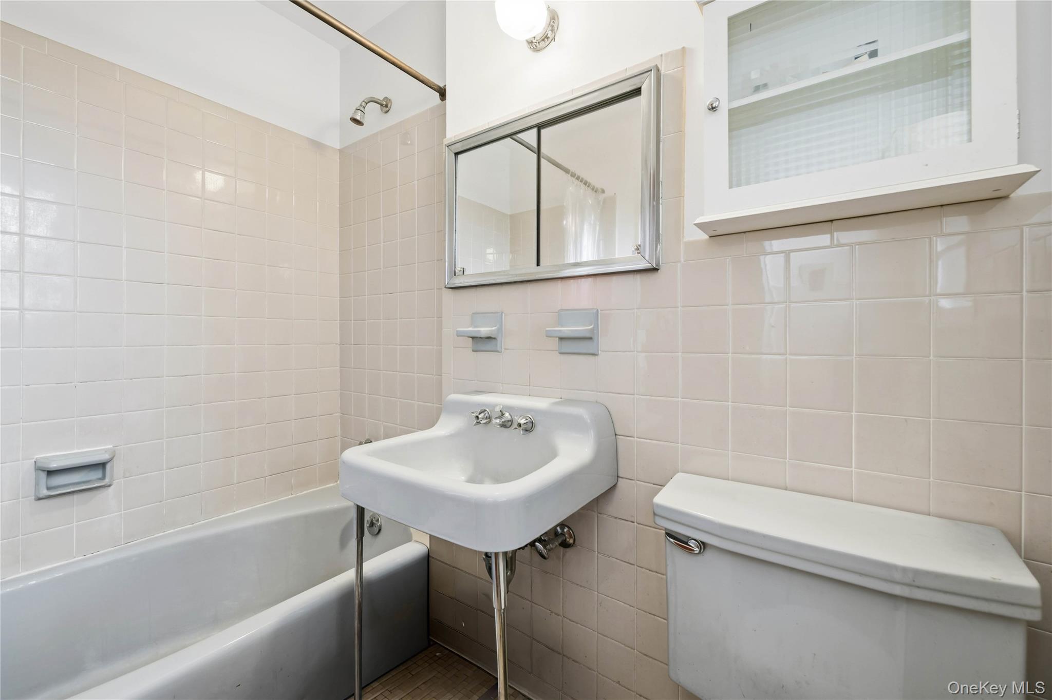 #13 photo, 6209 Spencer Terrace, Bronx , NY 10471