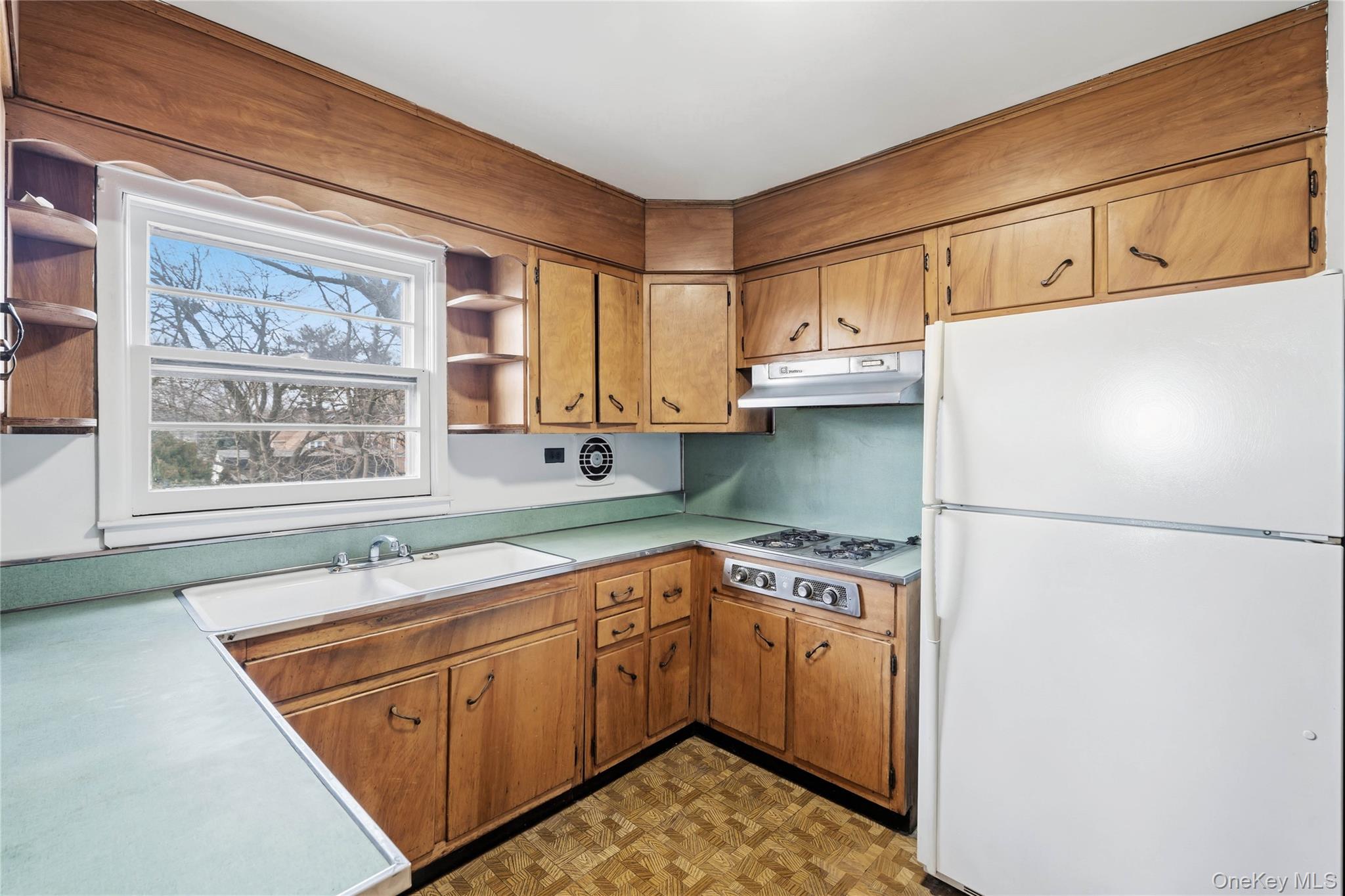 #6 photo, 6209 Spencer Terrace, Bronx , NY 10471