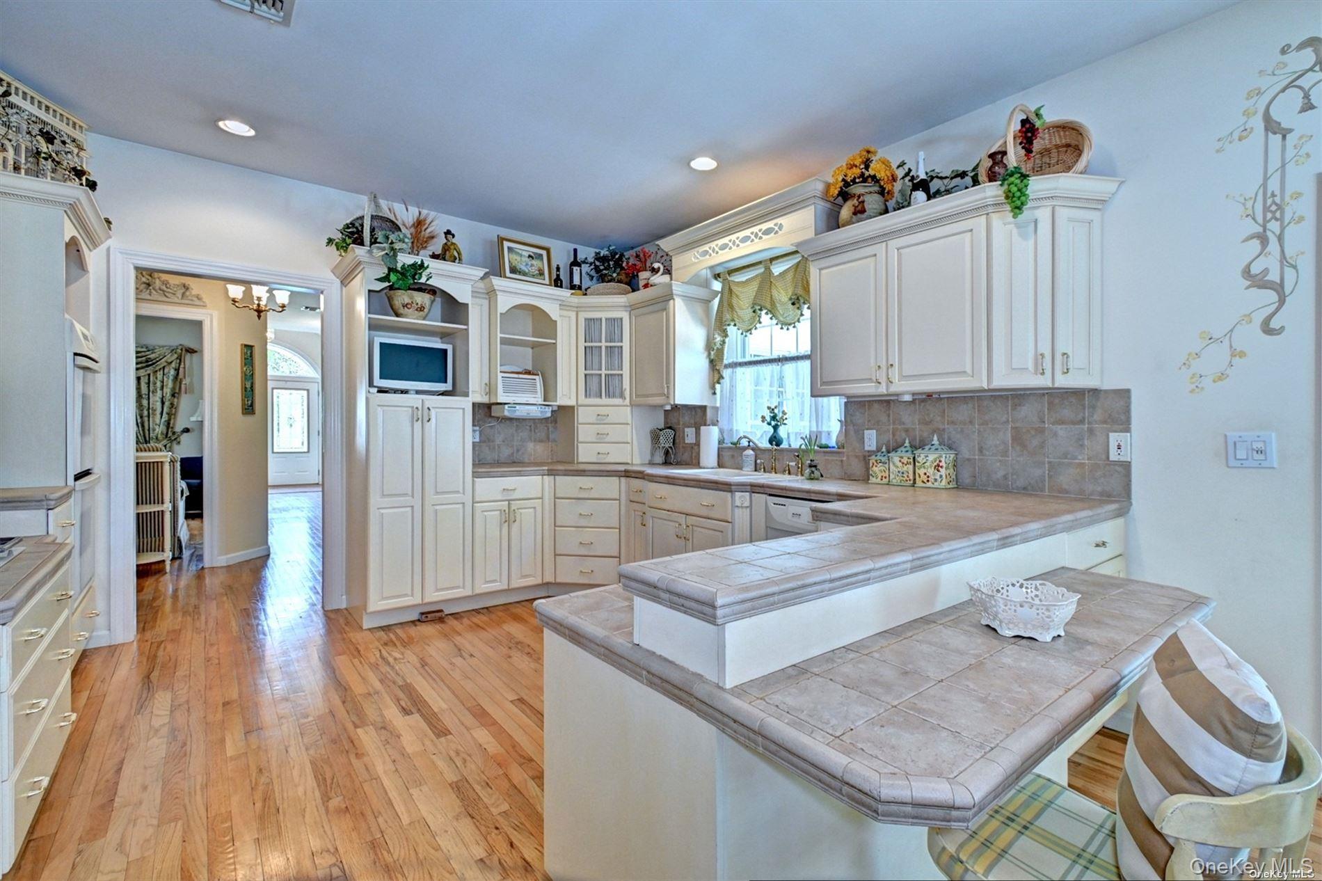 #17 photo, 3 Leahs, מחוז סאפוק Smithtown , NY 11787